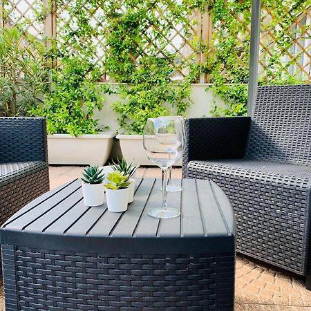 Appartamento Bright Terrace In Milano Esterno foto